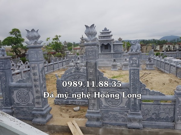 Khu lăng mộ đá gia đình tại Ninh Thuận